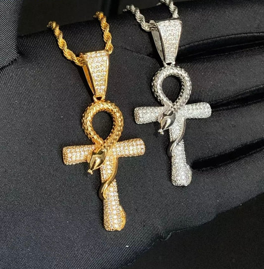 Pendentif croix Ankh Iced Out avec serpent