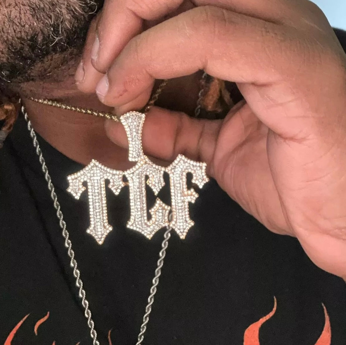 Pendentif de nom de style piège personnalisé plaqué or